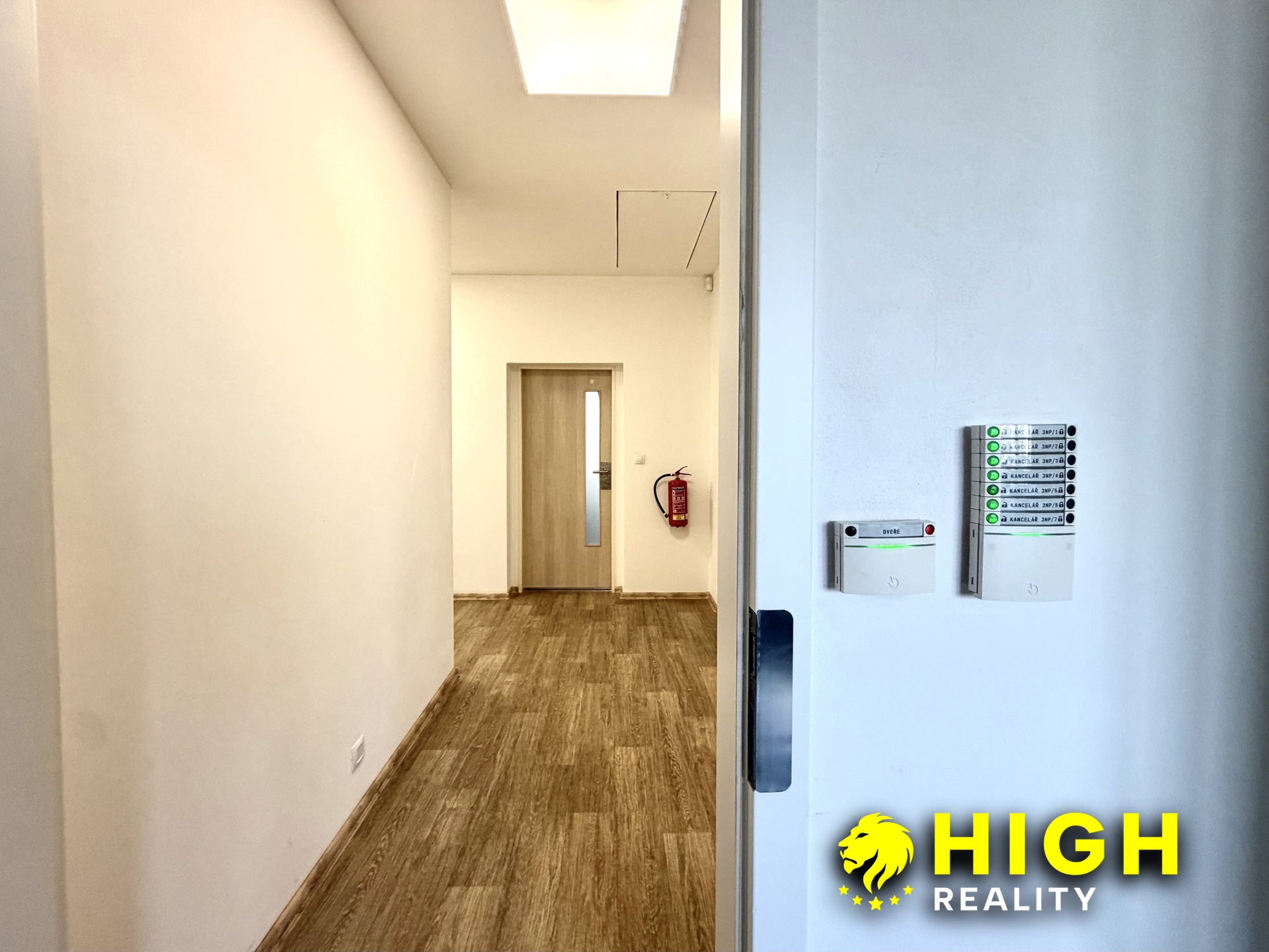 Pronájem kanceláře 36 m² s kuchyňskou linkou, Nýřany – foto 4